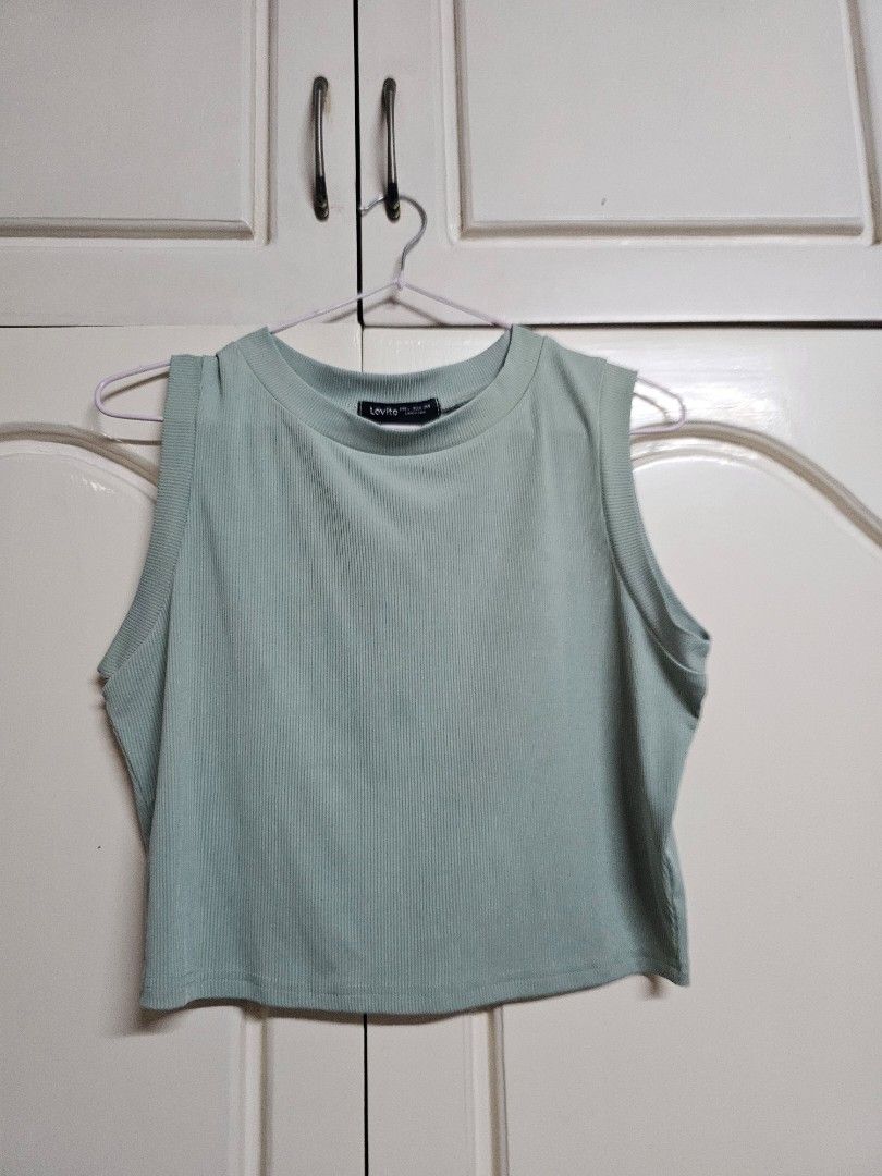 Lovito Plain Thread Cropped Tank Top (Category: Sleeveless) located in Quezon City. Submitted by Ley97 (Listing ID 1290928196, Image 2). Description: RFS: I gained weight :<< in good condition can do orange app checkout CHECK OUT MY SHOP FOR MORE !! CLOTHES BUY A LOT AND I CAN GIVE DISCOUNTS 💯.