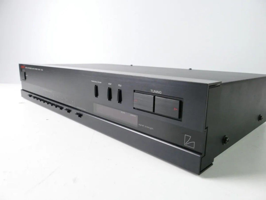 Luxman T-105 Digital Synthesized AM FM Stereo Tuner Receiver 16 Presets ...