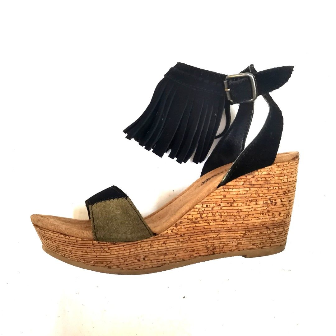 Minnetonka hotsell wedge sandals