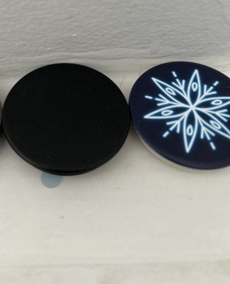 Popsockets (Category: Other Mobile & Gadget Accessories) located in Singapore. Submitted by bagsfind (Listing ID 1290868143, Image 1). Description: Popsockets - 2 for $18 - $9 each .