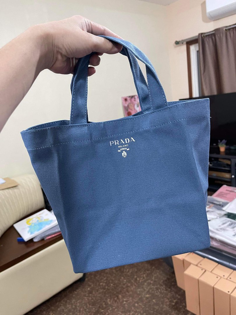 Prada vip bag clearance