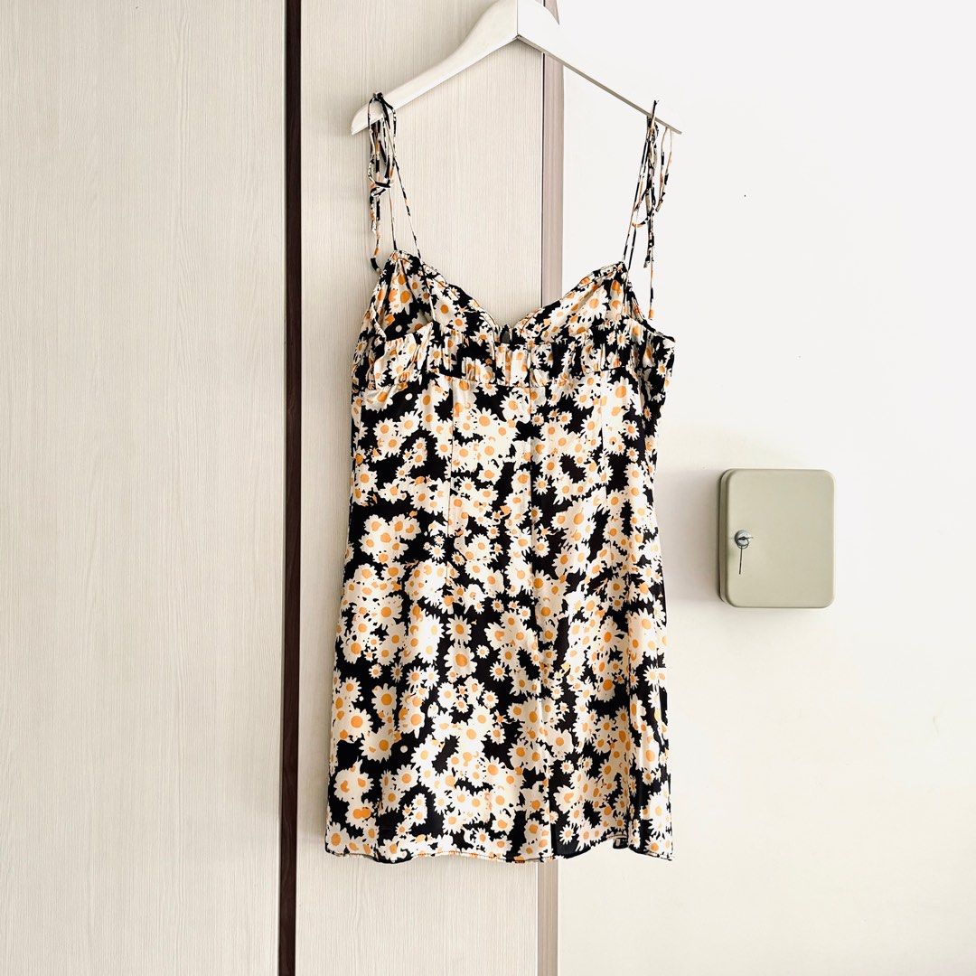 Realisation on Par The Devon Dress in Flower Power Size L