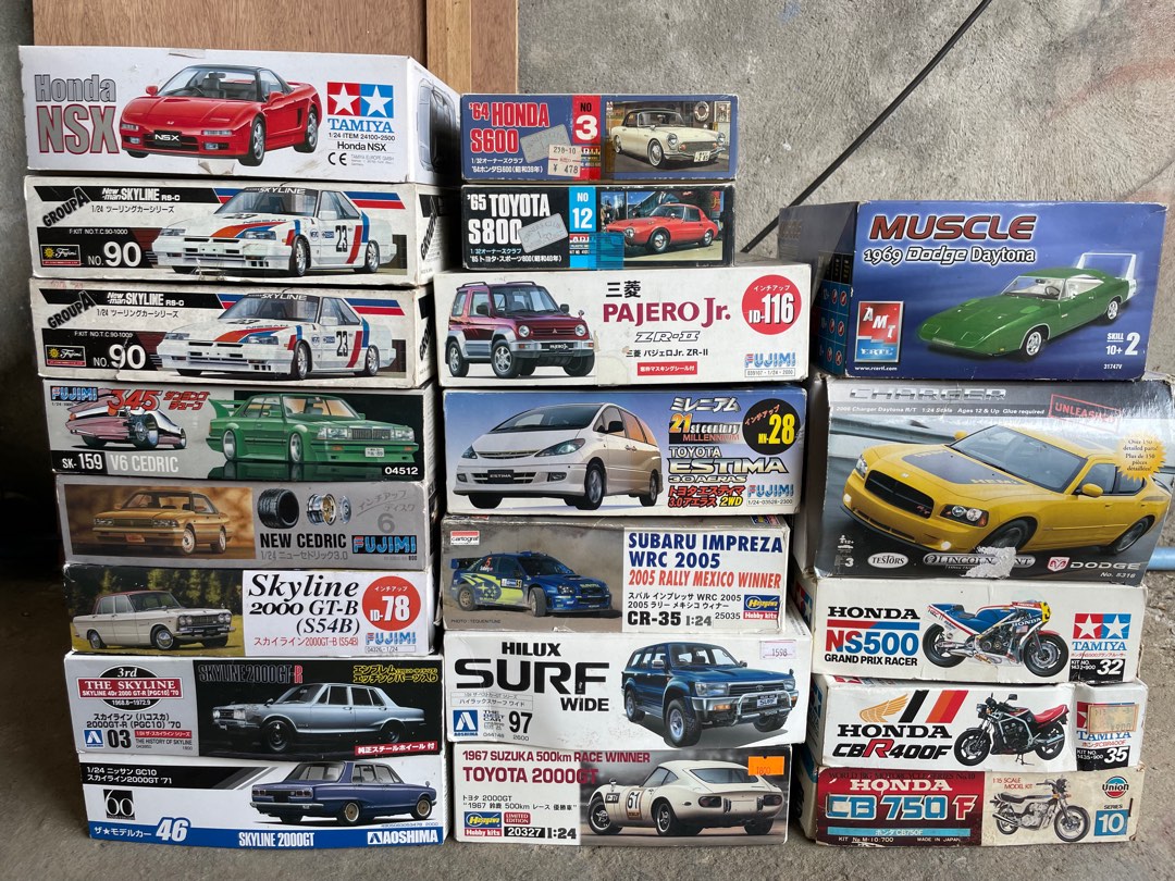 Scale Model Kits Aoshima Tamiya Hasegawa Fujimi AMT ARII Testors ...