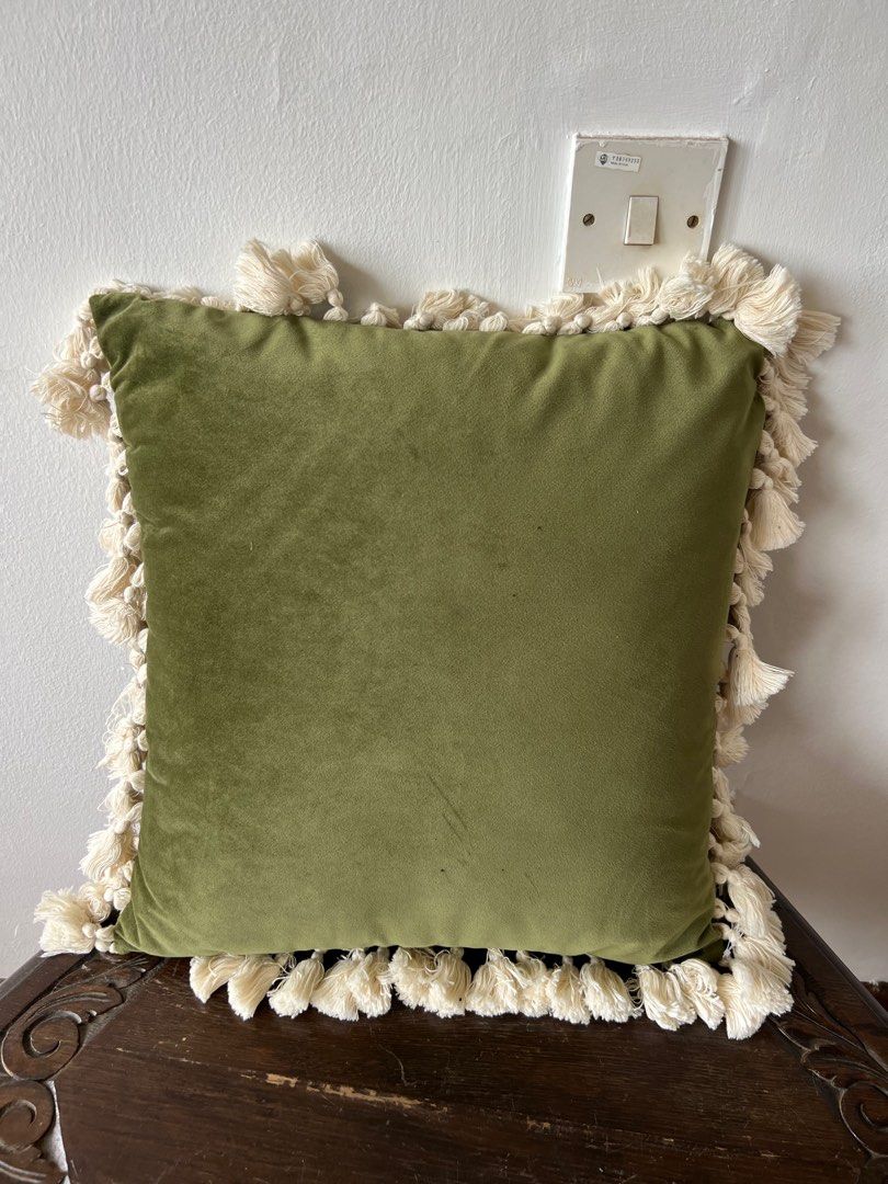Spotlight green best sale cushions