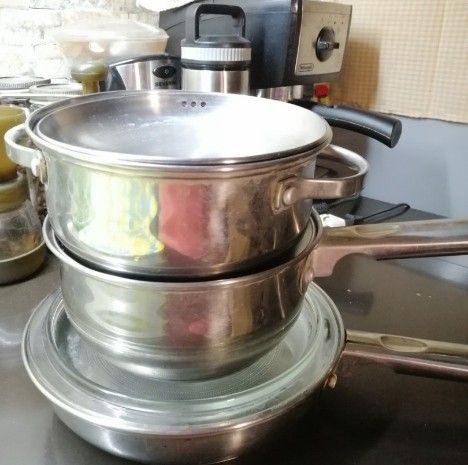 Stainless Steel Casserole Set (Category: Cookware & Accessories) located in Carmona. Submitted by genperf (Listing ID 1290883390, Image 1). Description: Selling my preloved 3pc stainless steel small casserole set from USA, no box. It includes 1 pot with cover (1.25 qts), 1 sauce pan with cover (1.25 qts) and 1 frying pan with glass cover. It has thick bottom for better heat, it has a few scratches from usual cooking but, still in good condition. 