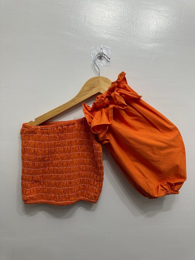 SUMMER SMOCK TOP (Category: Others Tops) located in Quezon City. Submitted by solteraph (Listing ID 1290862500, Image 1). Description: Get your A-GAME started for SUMMER 2024!! This is a must have in your beach trips this summer!! Super stretchy as the body is smock type Fits XS - XL available in all posted colors ☀️.