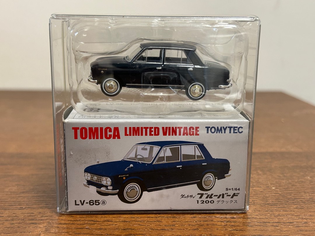 Tomica Limited Vintage Tomytec LV-65 - Datsun Bluebird 1200DX - 1/64