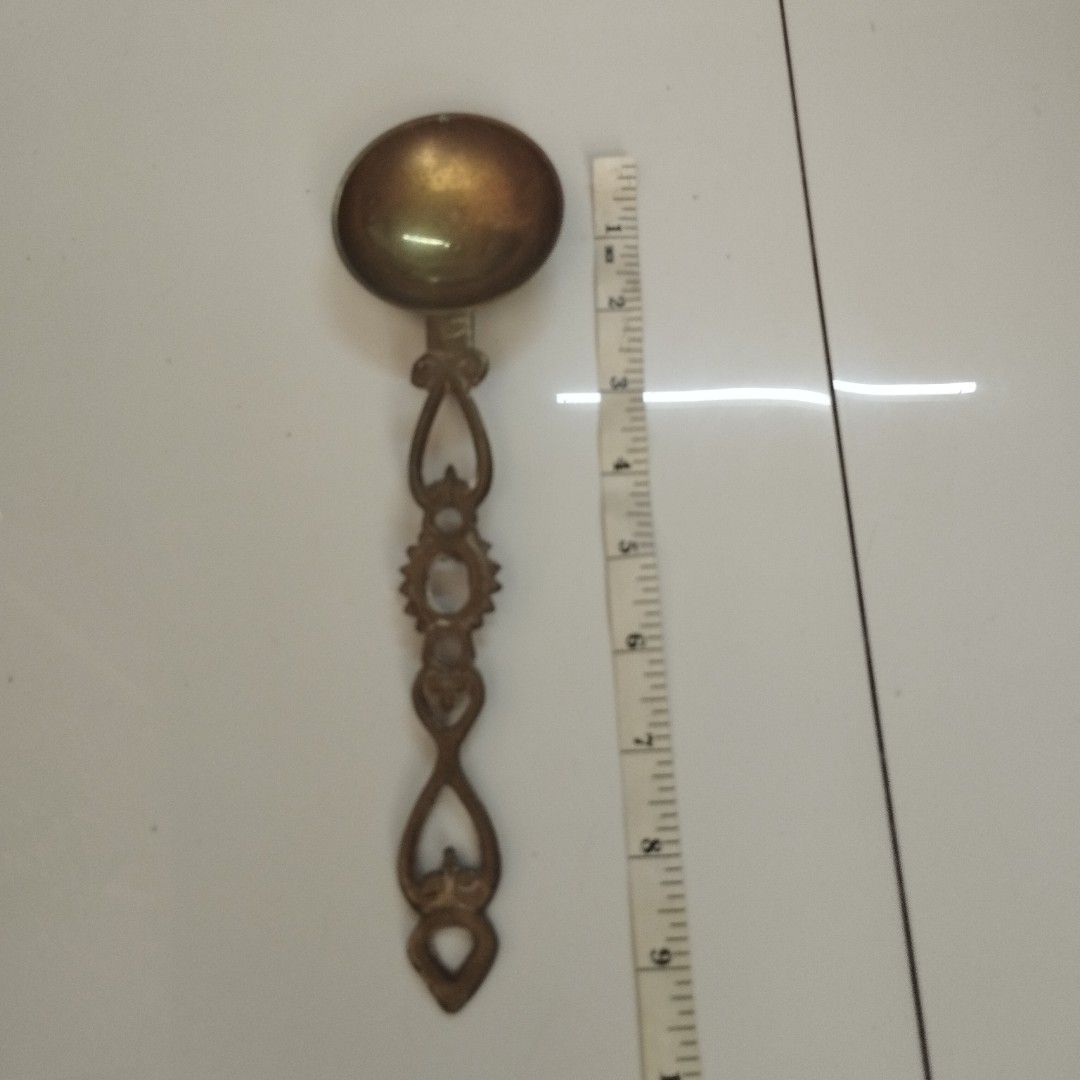 Vintage Brass Serving Spoon (Category: Dinnerware & Cutlery) located in Caloocan City. Submitted by chonadura91470 (Listing ID 1290892988, Image 2). Description: vintage brass serving spoon.