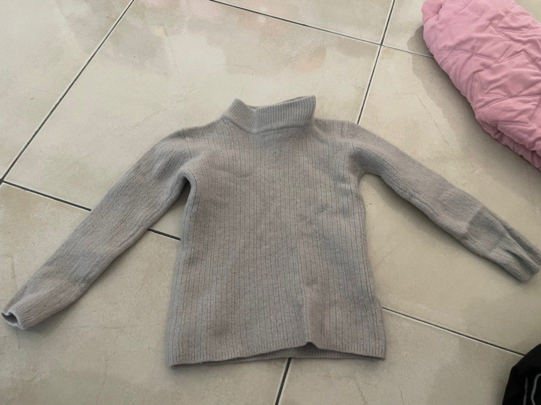 Winter wool outer (Category: Babies & Kids Fashion) located in Singapore. Submitted by pinklyqq (Listing ID 1290825310, Image 1). Description: Unisex Suit for 4-5years old 100% wool Measurement as attached and it is stretchable. Can arrange to meet up at Ang Mo Kio or woodland area .