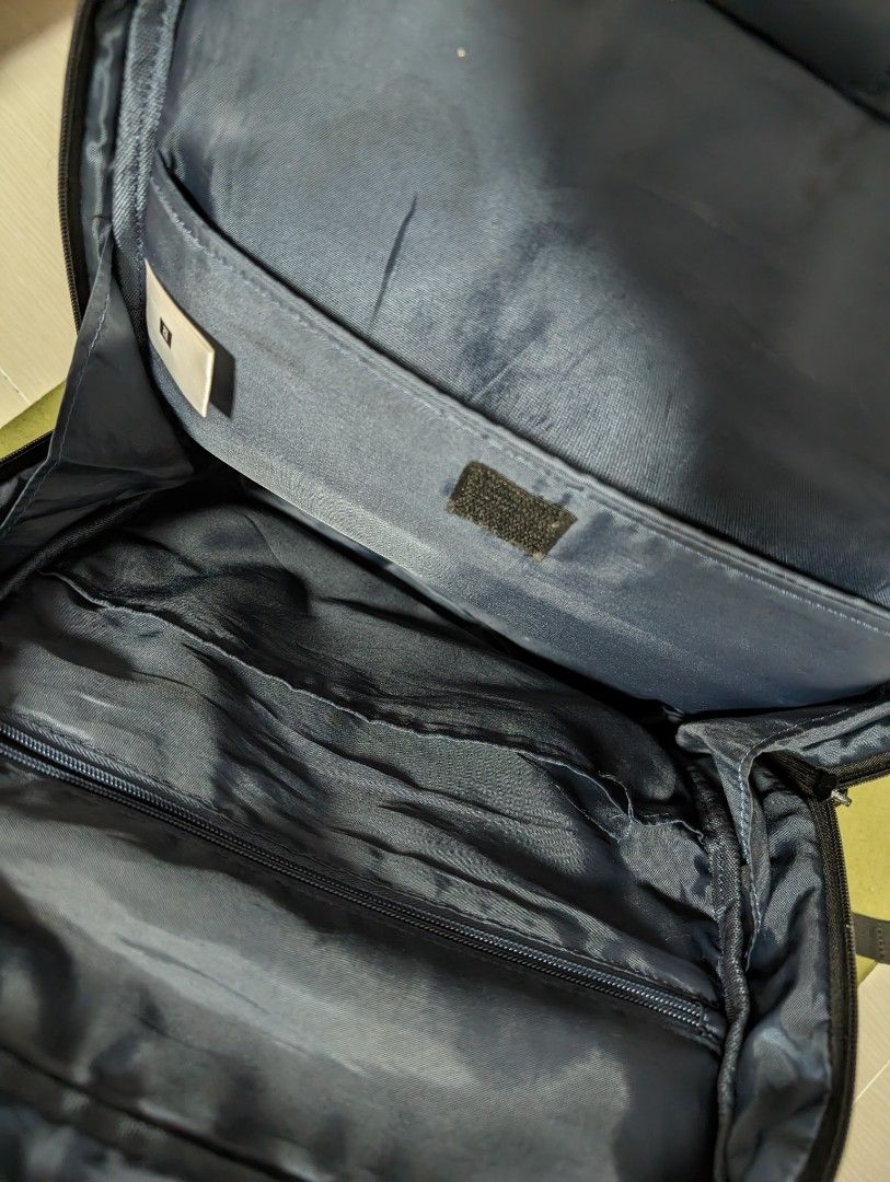 Xiaomi Backpack (Category: Backpacks) located in Singapore. Submitted by royalgem.f4513a (Listing ID 1290822921, Image 3). Description: Well used backpack for sale. Can fit laptop, books , everyday essentials. Buyer has to pay for mail.