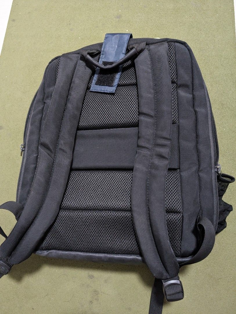 Xiaomi Backpack (Category: Backpacks) located in Singapore. Submitted by royalgem.f4513a (Listing ID 1290822921, Image 2). Description: Well used backpack for sale. Can fit laptop, books , everyday essentials. Buyer has to pay for mail.