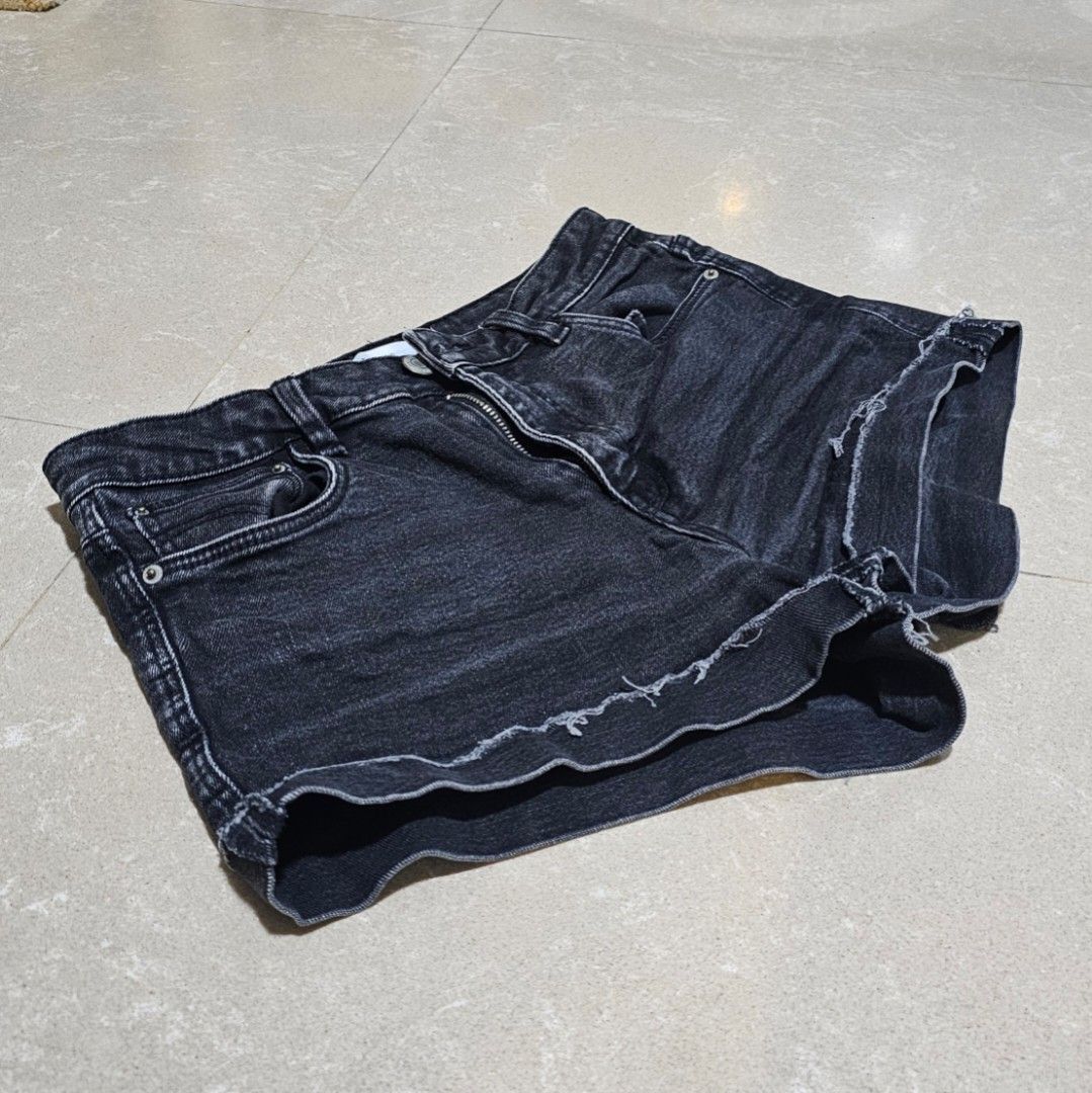 Zara Trafaluc Denimwear black shorts, Women's Fashion, Bottoms
