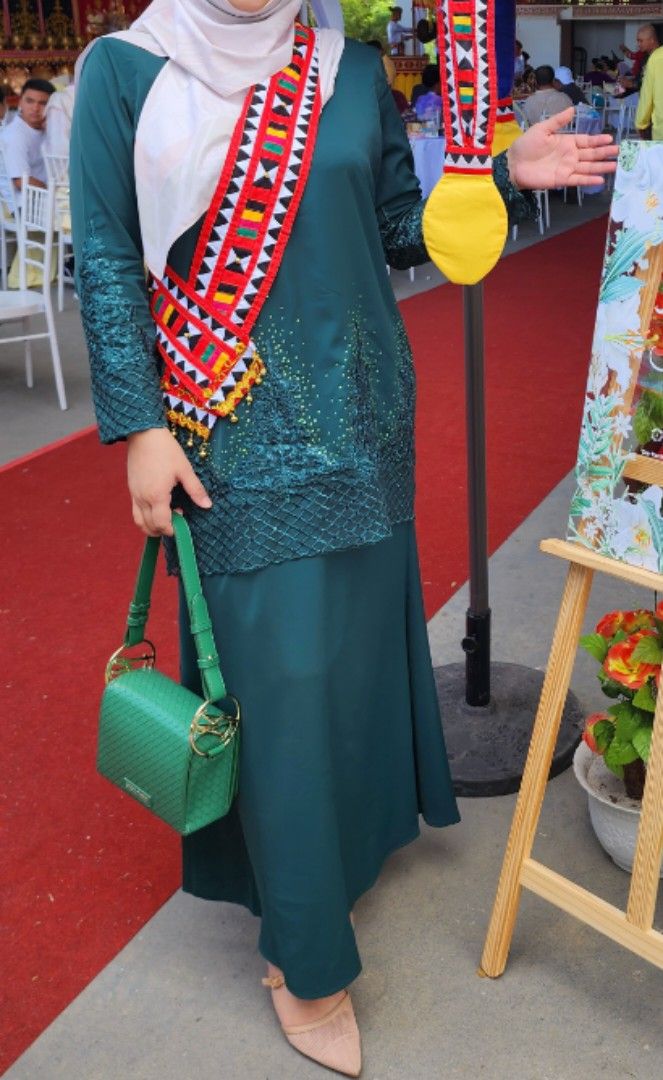 Baju Kurung Emerald Green Women s Fashion Muslimah Fashion Baju Kurung sets on Carousell