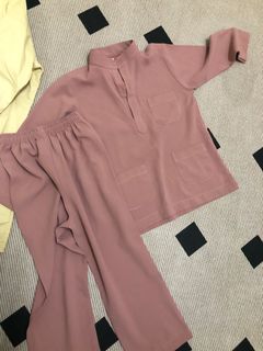 (Category: ) located in . Submitted by ummipreloved (Listing ID 1295834351, Image 1). Description: .