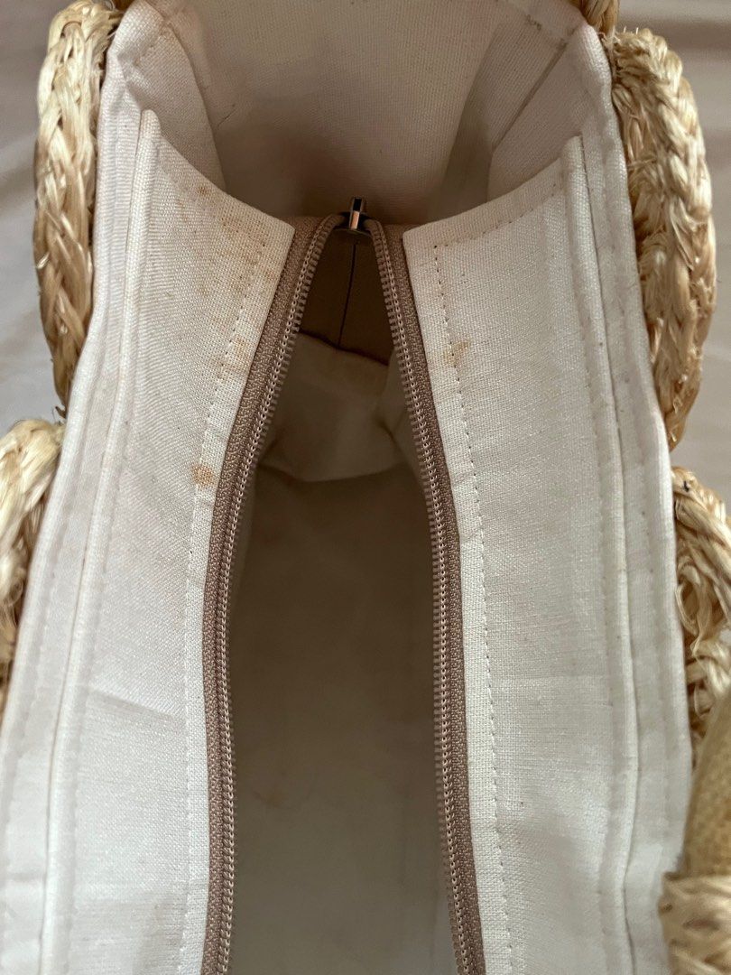 Beach Bag Tote - weaved / abaca (Category: Beach Bags) located in Cainta. Submitted by arideclutter (Listing ID 1295729620, Image 3). Description: Beach Bag Tote - weaved / abaca Like new, never been used just stored Has some slight discoloration on the white cloth lining due to storage Spacious tote bag perfect for the beach! Approx Size Length: 14" Height: 10" Width: 4".