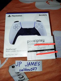 BNew Sealed DUALSENSE PS5 Controller (White)