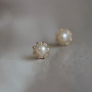 Brand New Authentic FRESCÁ Pearl & Gold Crystal Sparkle Wreath Stud Earrings