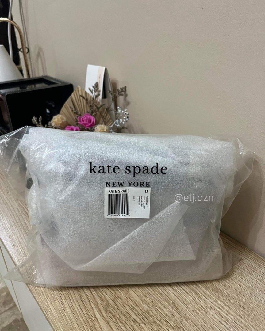 BRANDNEW KATE SPADE (Category: Cross-body Bags) located in Quezon City. Submitted by em.db (Listing ID 1295763118, Image 2). Description: BRANDEW KATE SPADE BAG Sealed and with paper bag Quezon City 📍 Cash on delivery Cash on pick-up Meet up QC West Triangle / Fairview.