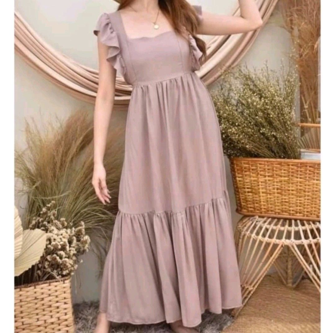 (negotiable) brown maxi dress (Category: Dresses) located in Manila. Submitted by aesive (Listing ID 1295863231, Image 1). Description: well-used but already with POSSIBLE imperfections (some don't have), hence the discounted price. suitable for sizes M-L (im a 36-28-36).
