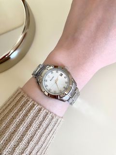 Bulova Mother of Pearl with Diamonds