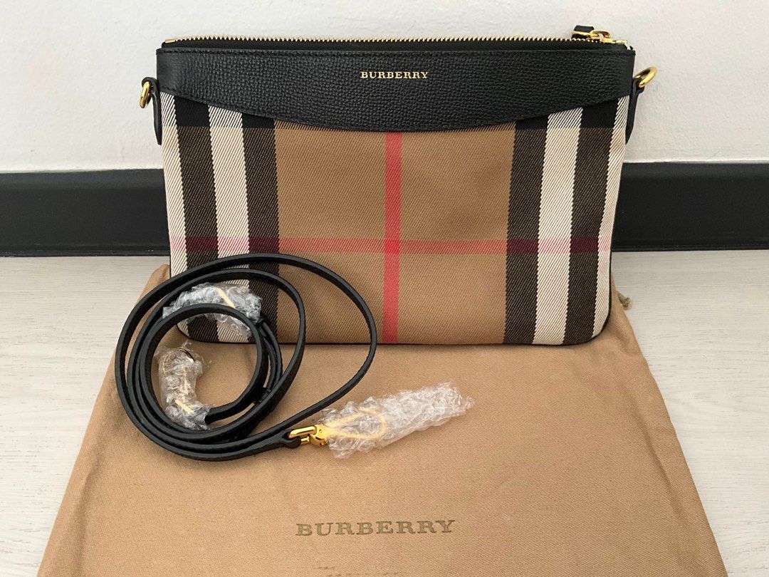 BrandNew Burberry Derby Peyton House Check Crossbody Clutch Bag Black