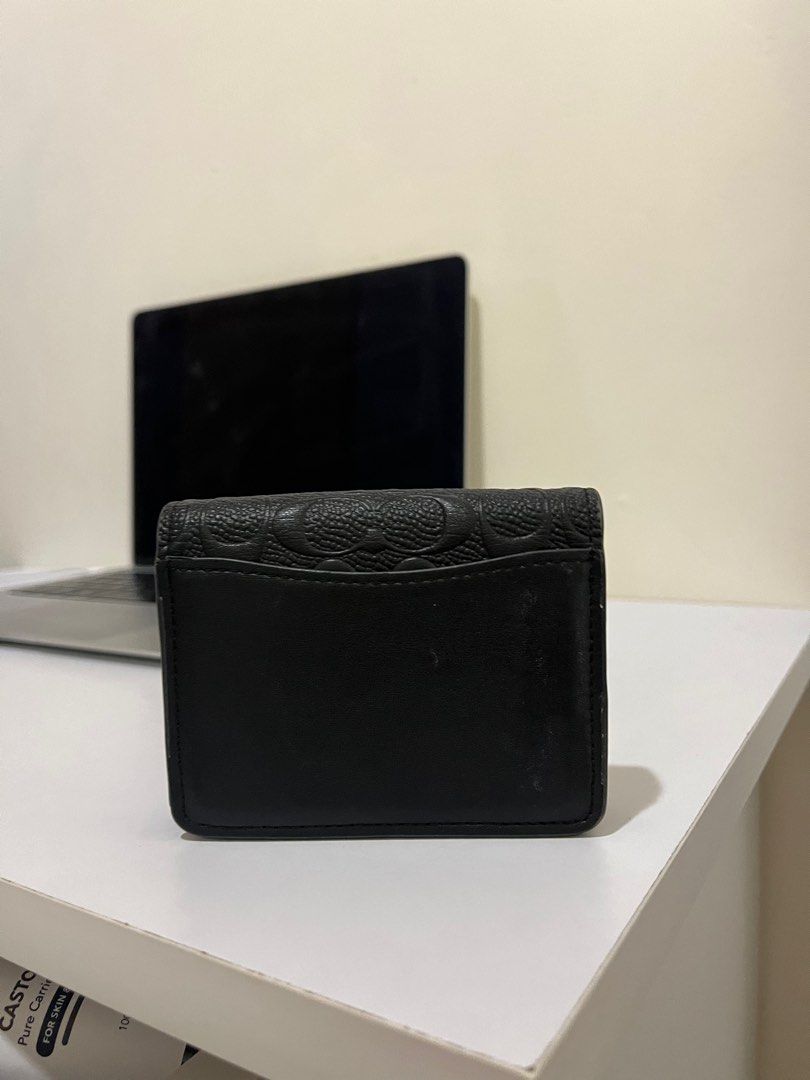 Coach Wallet Pre- Loved No Sling (Category: Luxury Bags & Wallets) located in Quezon City. Submitted by bananaicecreamgg (Listing ID 1295725570, Image 2). Description: Pre Loved Coach Wallet No Sling.