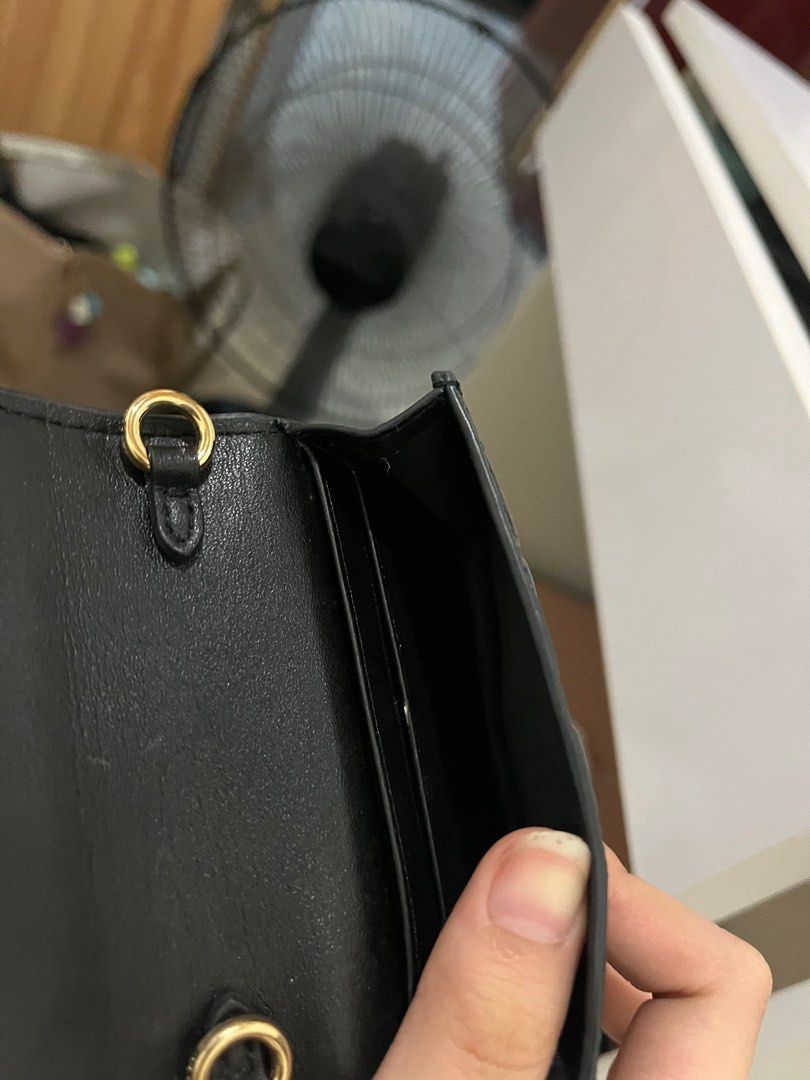 Coach Wallet Pre- Loved No Sling (Category: Luxury Bags & Wallets) located in Quezon City. Submitted by bananaicecreamgg (Listing ID 1295725570, Image 3). Description: Pre Loved Coach Wallet No Sling.