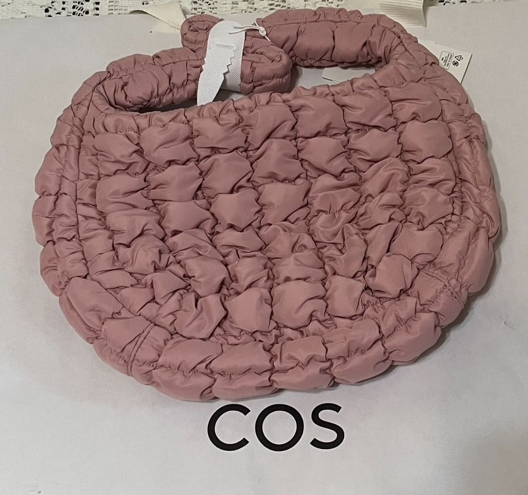 《現貨》正版COS MINI粉色雲朵包 台北專櫃代購 附專櫃紙袋, 她的時尚, 包包、錢包, 肩背、側背包在旋轉拍賣