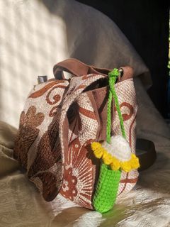 Crocheted Daisy Bag Charm (Lippie Holder)