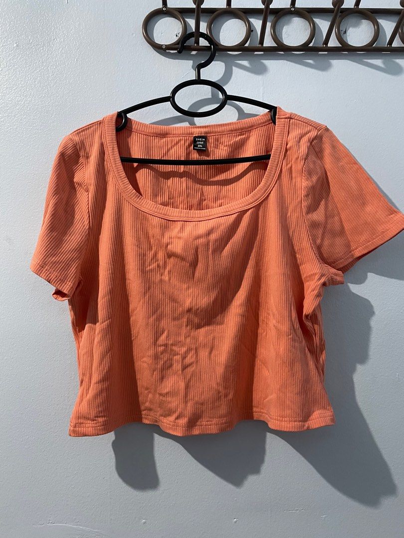 Crop top shirt (Category: Shirts) located in Pasig City. Submitted by khimtaba (Listing ID 1295736564, Image 2). Description: Only used once.