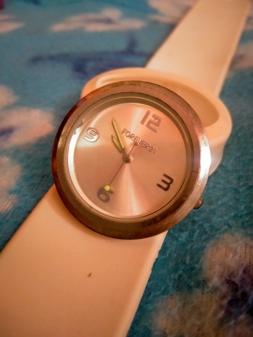 Forever 21 Women s Watch Defective