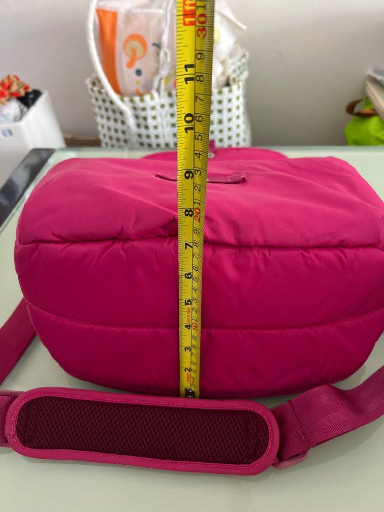 Hellolulu camera bag （分類：相機袋）位於 Hong Kong。 由 elmm1 提交（商品編號 1295768381，圖片 3）。簡介： 。