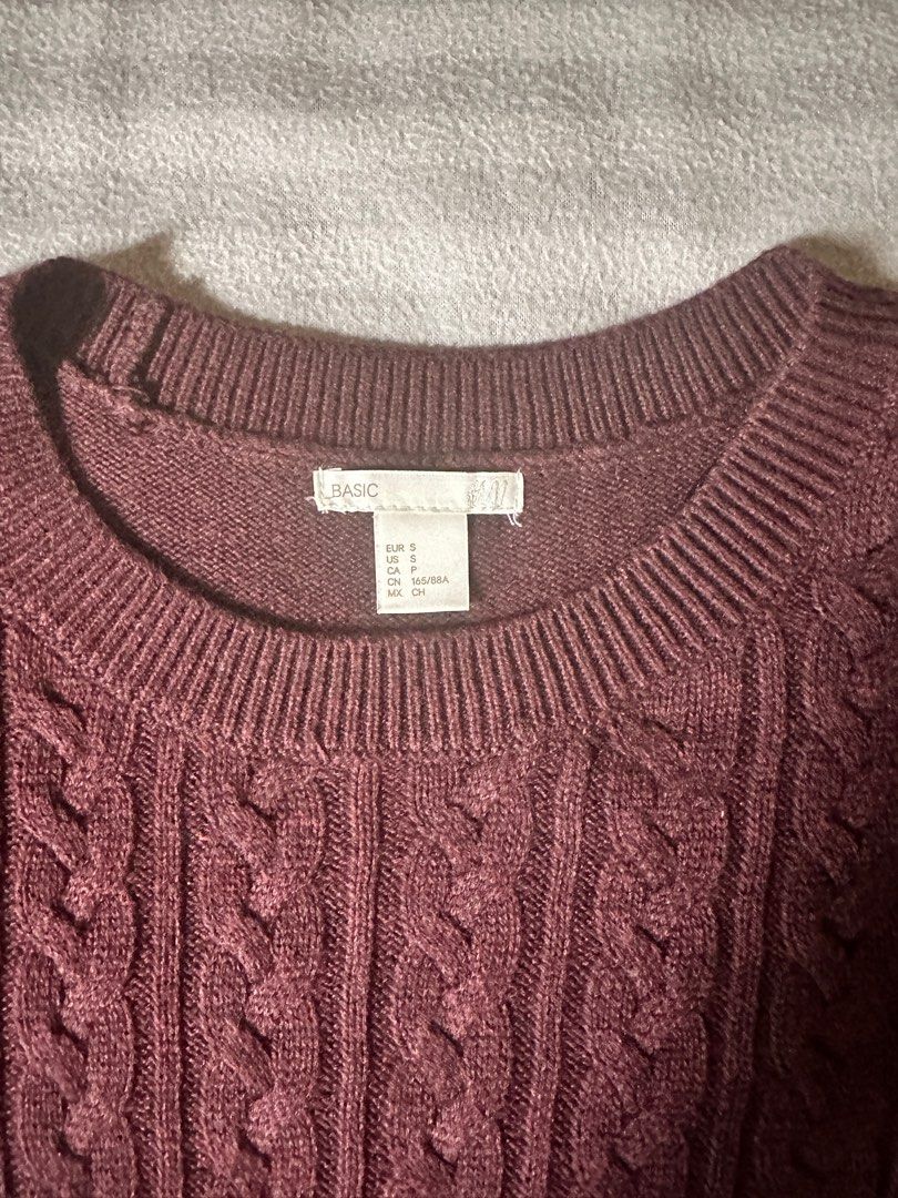 H&M Ladies Knit Sweater (Category: Longsleeves) located in Mandaluyong City. Submitted by danshari_ph (Listing ID 1295763868, Image 3). Description: MOP: Gcash/Maya/Bank transfer.