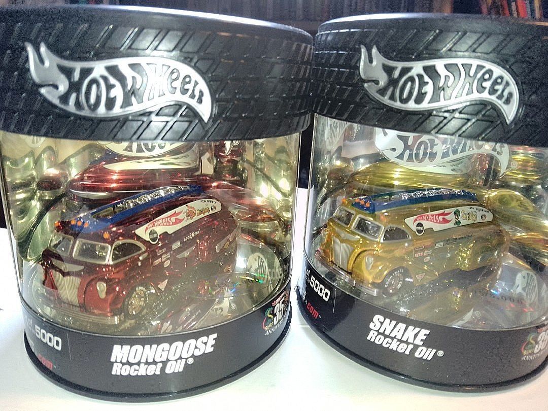 Sold!!! Hotwheels Snake and Mongoose Rocket Oil pair, 興趣及