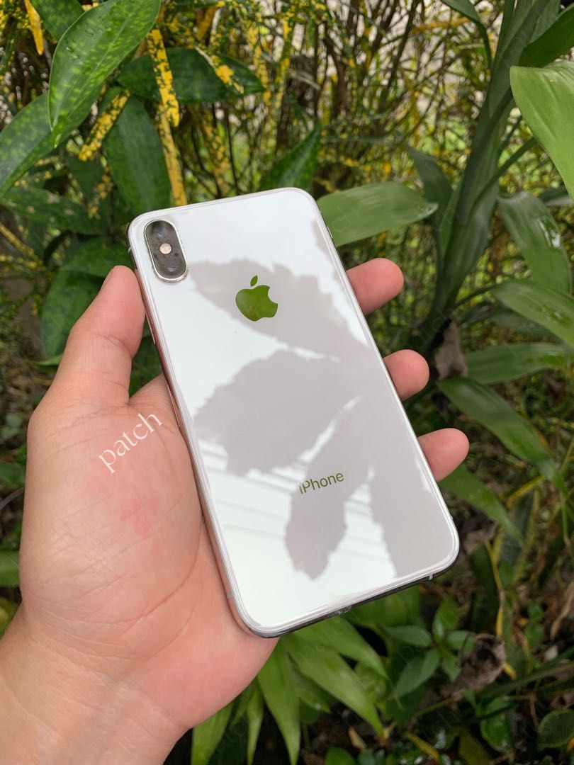 iPhone XS 256GB (Category: iPhone X Series) located in Legazpi City. Submitted by patchx (Listing ID 1295824177, Image 2). Description: iPhone Xs (256GB) for Sale! 𝐌𝐨𝐝𝐞𝐥: iPhone Xs 𝐂𝐚𝐩𝐚𝐜𝐢𝐭𝐲: 256GB LCD Replaced 17.3.1 iOS Version 75% Battery Health No SIM Restrictions Face ID working Siri working Sounds working Price still negotiable Gcash/Bank Transfer/COD 𝐑𝐅𝐒: Upgrade FREE SHIPPING.