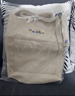 IU Uaena Membership Shoulder Bag