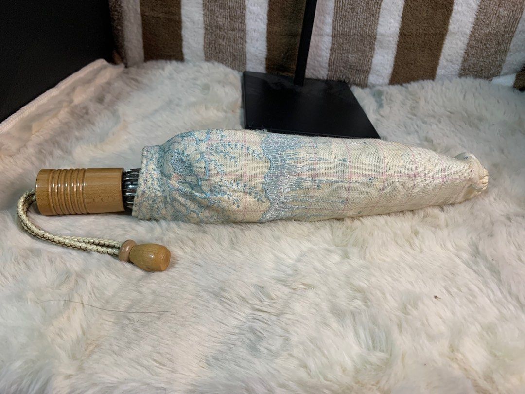 Japanese vintage umbrella (Category: Umbrellas) located in Cabanatuan. Submitted by mjluxxejapan (Listing ID 1295803329, Image 1). Description: No lp pls all details posted matibay asin Very good cond.small sz lng po ito.png single use maria clara datingan.pa tela n burda.d pwede s ulan .