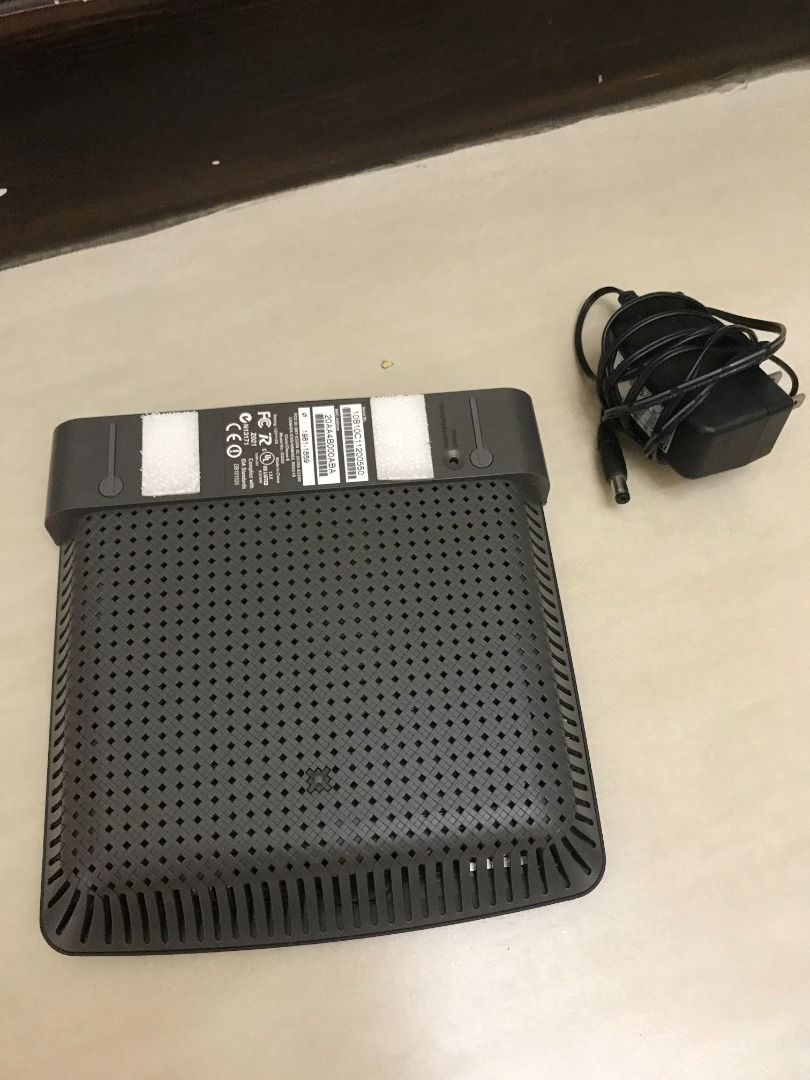 linksys high performance dual band N wireless router (Category: Networking) located in Makati City. Submitted by mighty.simpletrading (Listing ID 1295788202, Image 2). Description: Location: Makati City Brand: Linksys Model: E3200 Price: 1,600php 1x Unit Linksys E3200 1x Power adapter 220v Simultaneous Dual-Band N (2.4 5 GHz); Gigabit Ethernet 4-port switch; Fast speed up to 300 + 300 Mbps; USB port for shared storage condition: working , no issu