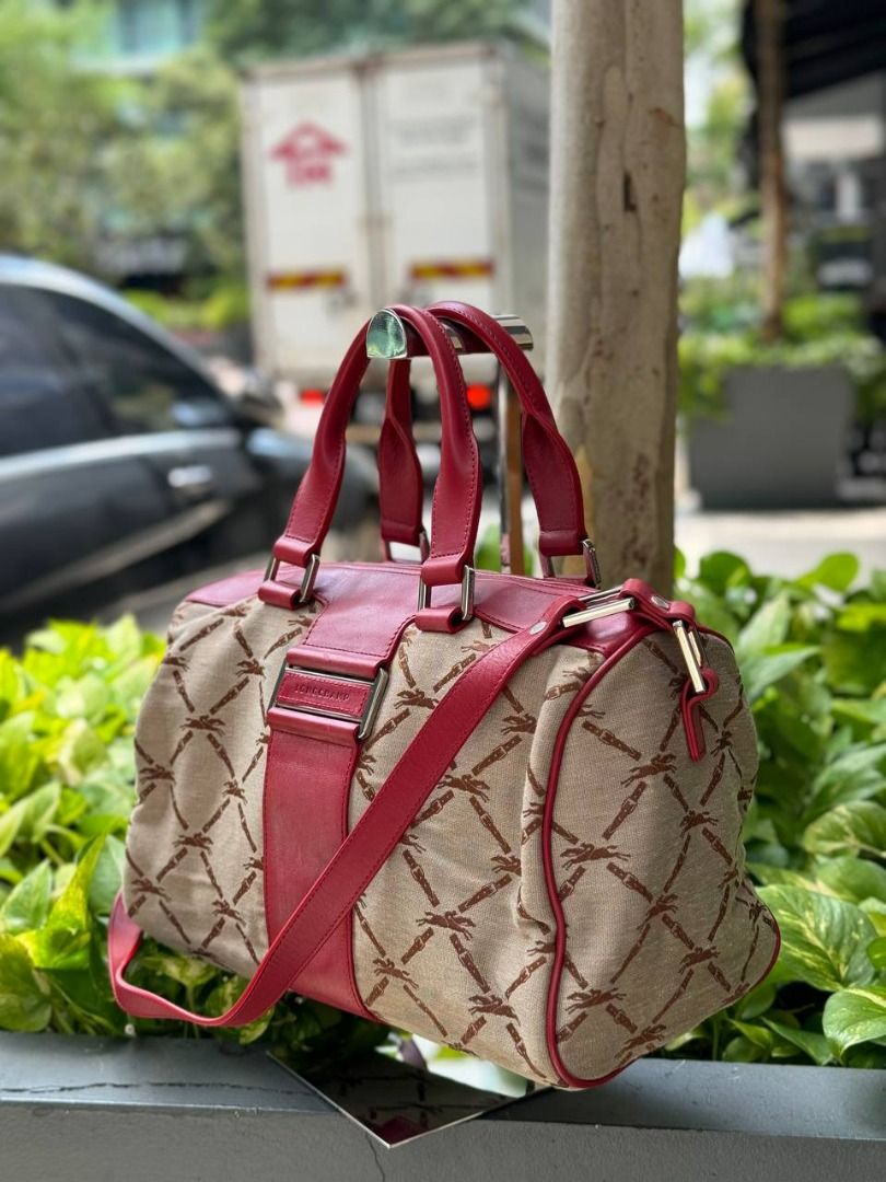 Longchamp monogram store