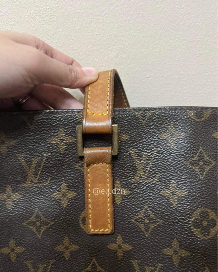LV - VAVIN in GM size (Category: Luxury Bags & Wallets) located in Quezon City. Submitted by em.db (Listing ID 1295765100, Image 2). Description: LV - Vavin in GM size Authentic - item only Open for authentication Quezon City 📍 Cash on delivery Cash on pick-up Meet up QC West Triangle / Fairview.