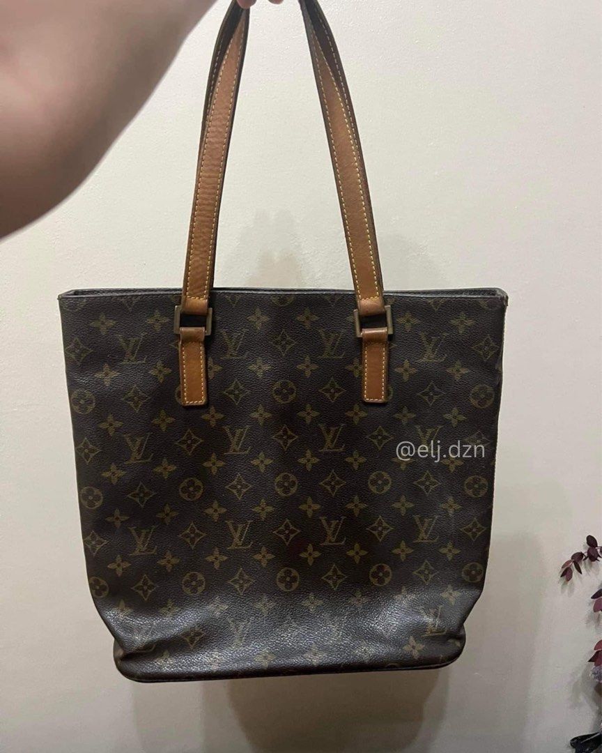 LV - VAVIN in GM size (Category: Luxury Bags & Wallets) located in Quezon City. Submitted by em.db (Listing ID 1295765100, Image 3). Description: LV - Vavin in GM size Authentic - item only Open for authentication Quezon City 📍 Cash on delivery Cash on pick-up Meet up QC West Triangle / Fairview.