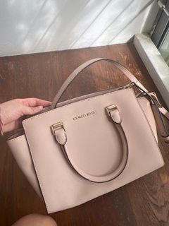 (Category: ) located in . Submitted by goclearcloset (Listing ID 1295783912, Image 1). Description: .