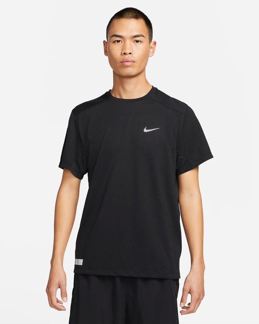 Nike Dri-FIT Run Division Rise 365 (Category: Activewear) located in Santa Rosa. Submitted by kevsoli (Listing ID 1295765974, Image 2). Description: Nike Dri-FIT Run Division Rise 365 100% Authentic Size: Medium Condition: New Colorway: Black Meetup: SM City Santa Rosa Shipping: LBC or Lalamove (Additional fee for shipping).