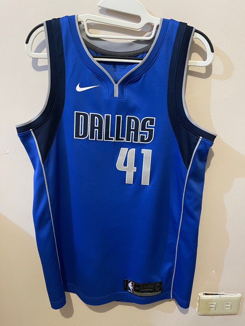 Nike Dri-FIT Swingman Jersey (Category: Activewear) located in Manila. Submitted by conneryboy (Listing ID 1295831241, Image 1). Description: Last price posted. Size Small 40. Issues - As seen on images, Catsup stain on swoosh and fluffs around Letters/numbers..