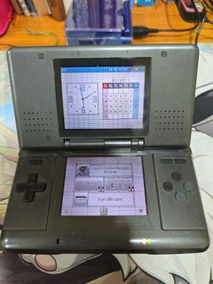 Nintendo DS Phat Black with R4 and Charger