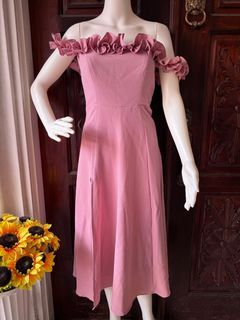 Pink off shoulder dress with slit