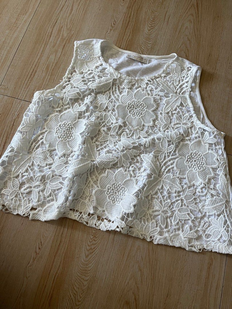 Pull & Bear (Category: Sleeveless) located in Quezon City. Submitted by ronabouts (Listing ID 1295765389, Image 1). Description: .