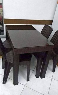Rattan table and chairs with or without glass
