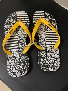 Reef slippers