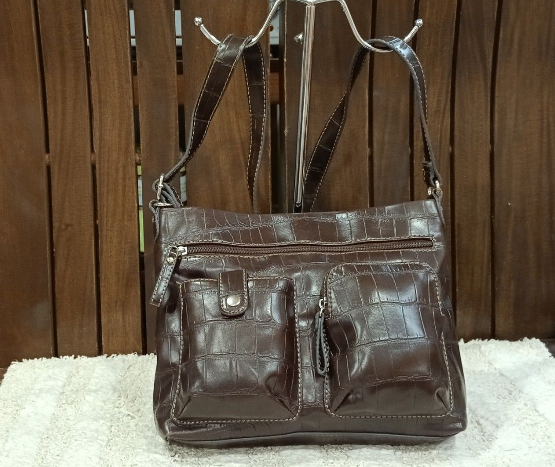 Relic brown sling bag Women s Fashion Bags Wallets Cross body Bags on Carousell